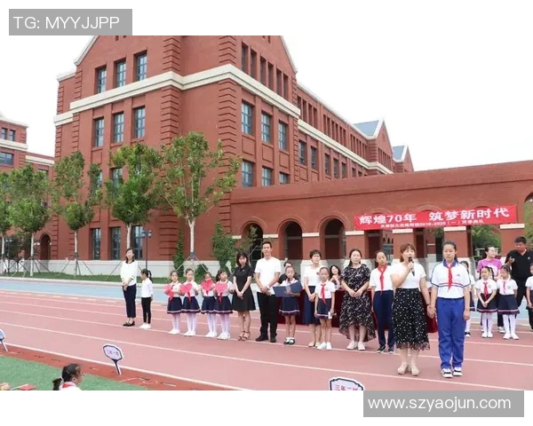 武汉男足球星闪耀赛场引爆激情展现城市力量书写新时代辉煌篇章