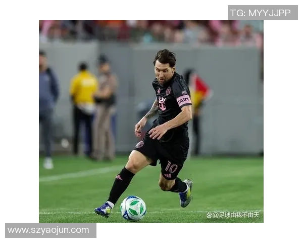 足球巨星齐聚新春盛典 共庆2025年新年荣耀与梦想 足球巨星齐聚新春盛典 共庆2025年新年荣耀与梦想